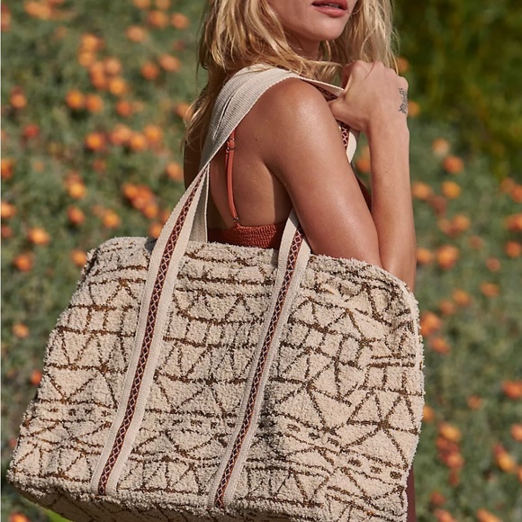 NWT  Free People Light Packer Weekender tote - Picture 7 of 7